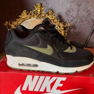 Womens Nike Air Max 90